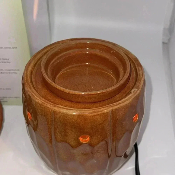 Scentsy Authentic Fragrance Wax Warmer Fall/Thanksgiving/Halloween PUMPKIN - Picture 7 of 11